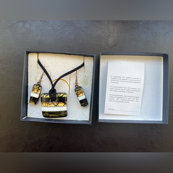 New MURANO GLASS handblown triangle PENDANT 18" NECKLACE Set Earrings Black Gold - Picture 8 of 10